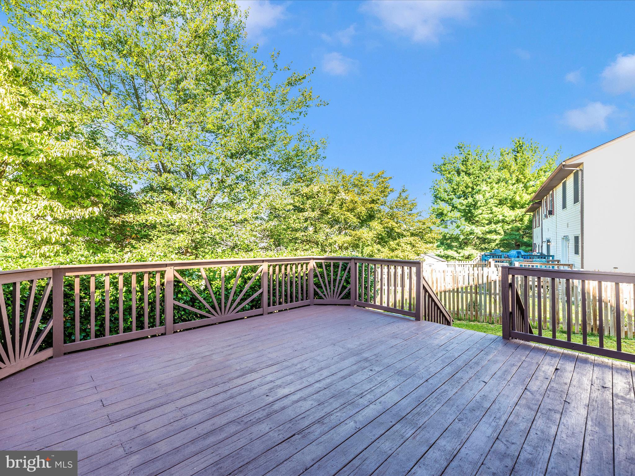 793 Windsor Ct