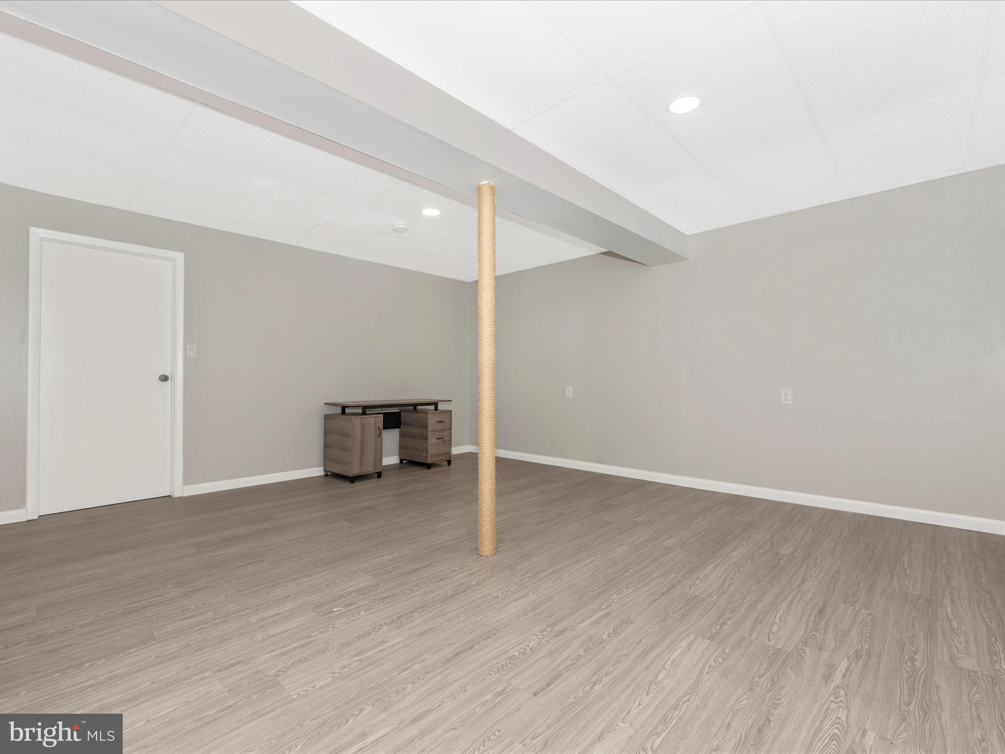 793 Windsor Ct