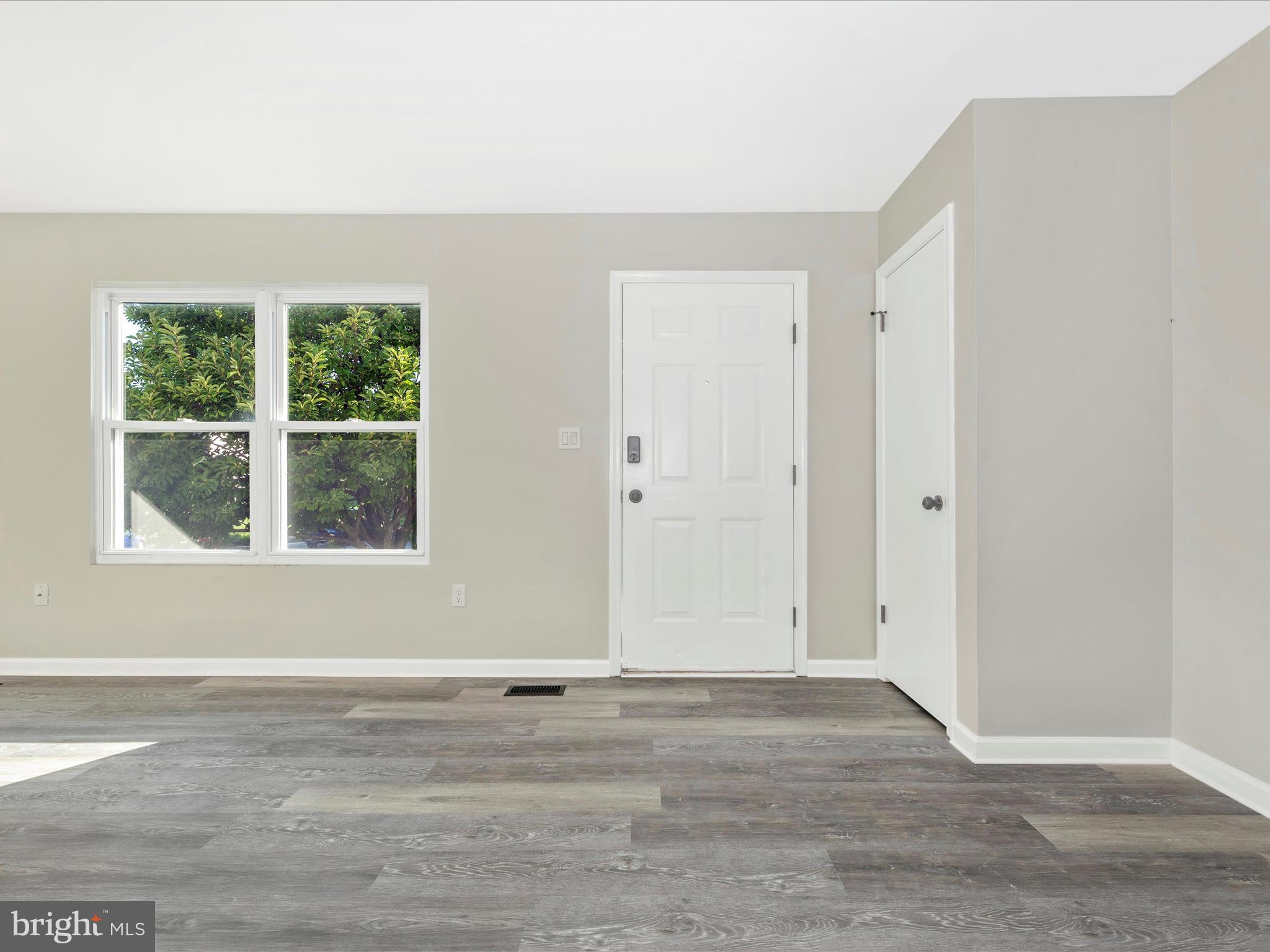 793 Windsor Ct