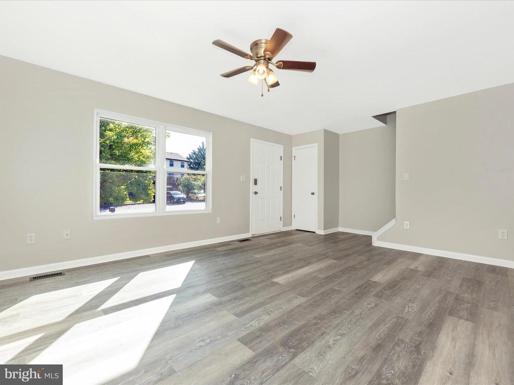 793 Windsor Ct