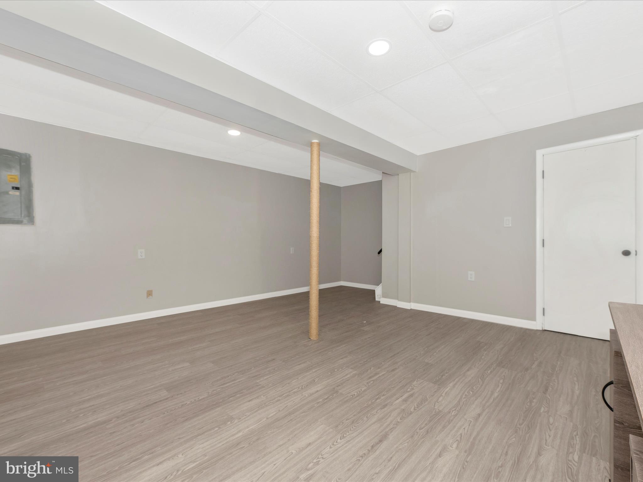 793 Windsor Ct