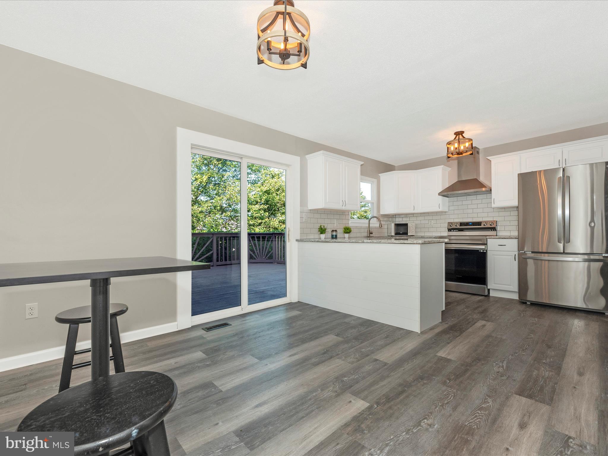 793 Windsor Ct