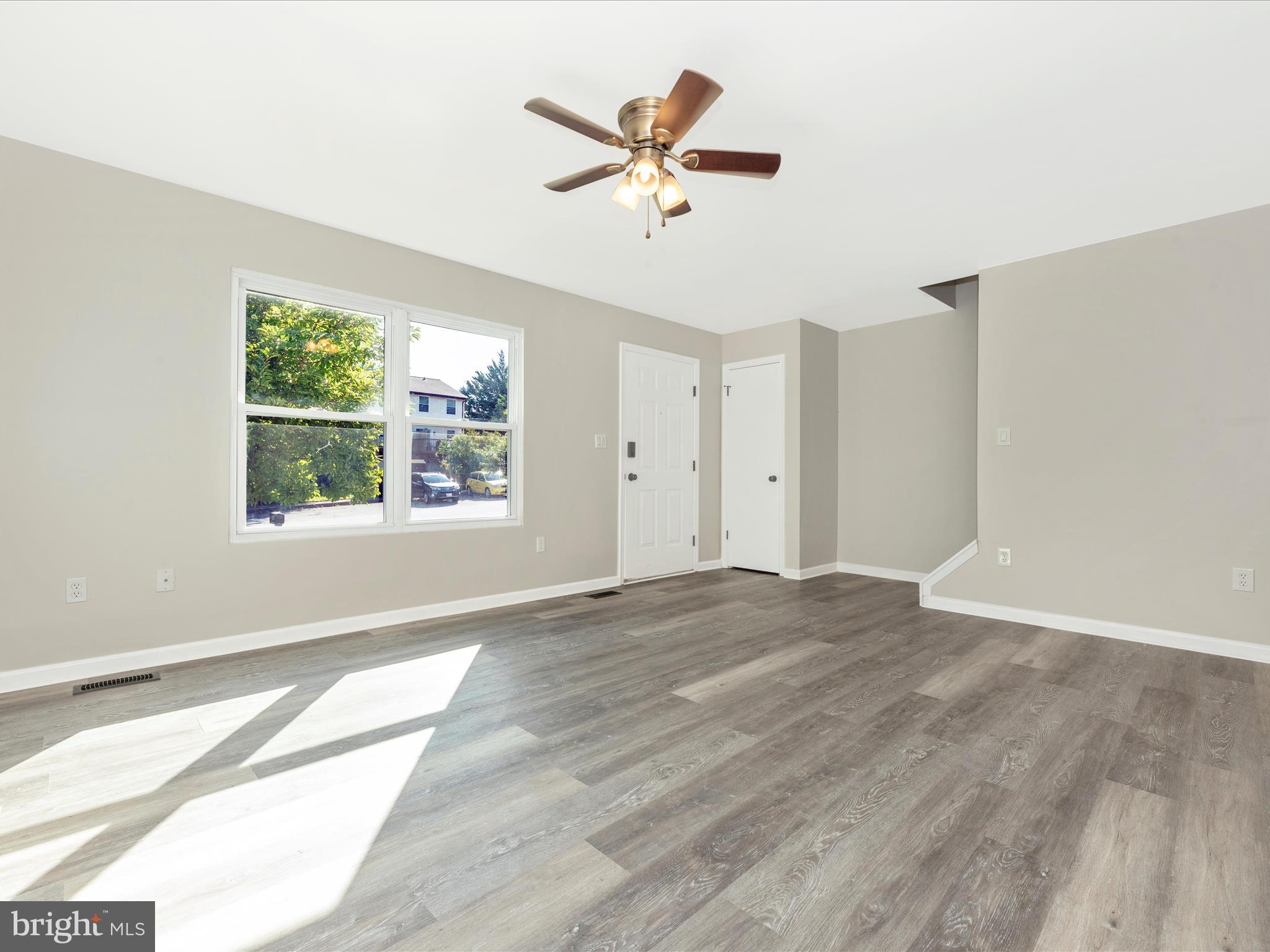 793 Windsor Ct