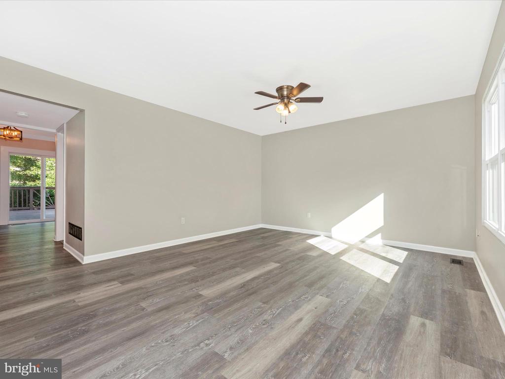 793 Windsor Ct