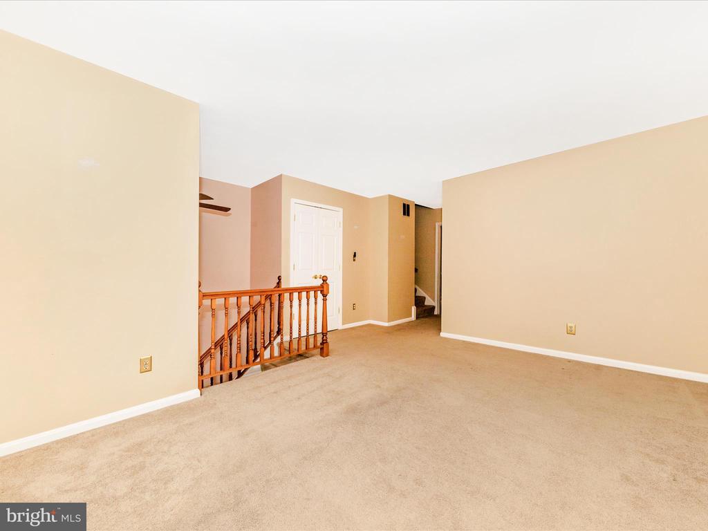 718 Robinwood Dr