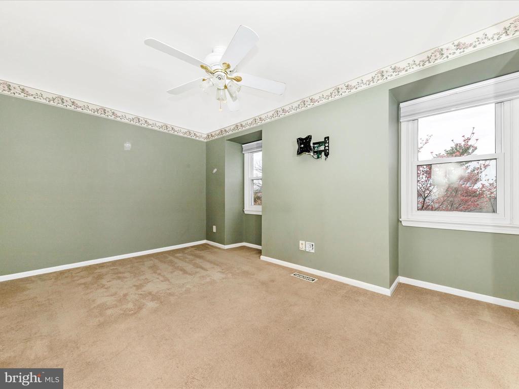 718 Robinwood Dr