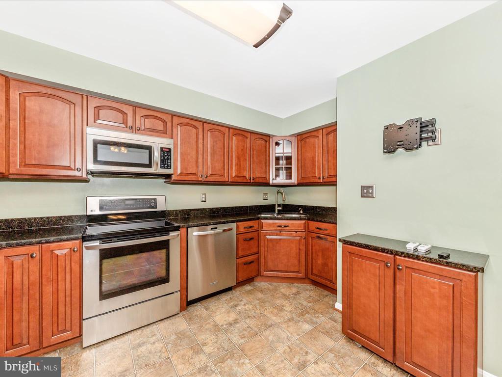 718 Robinwood Dr