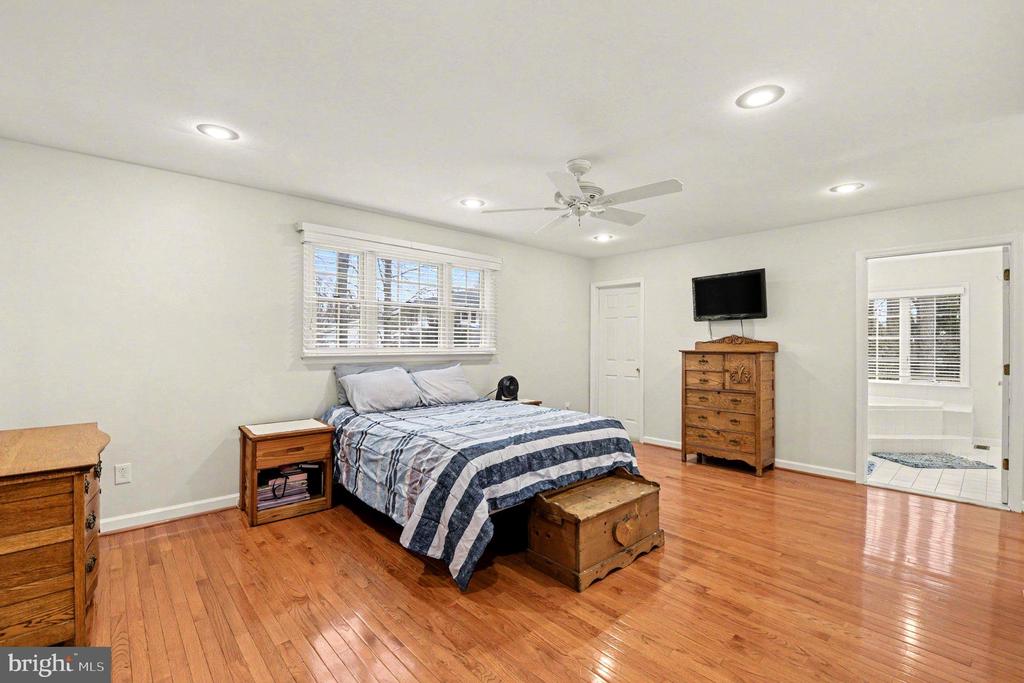 2201 CEDAR HILL DRIVE
