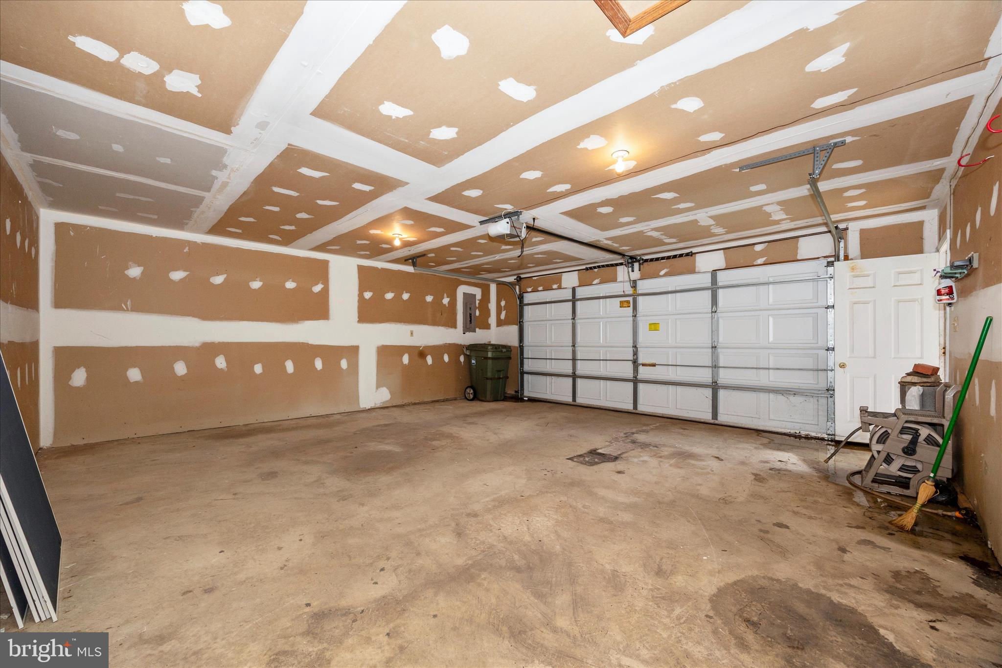 6617 CHRISTY ACRES COURT