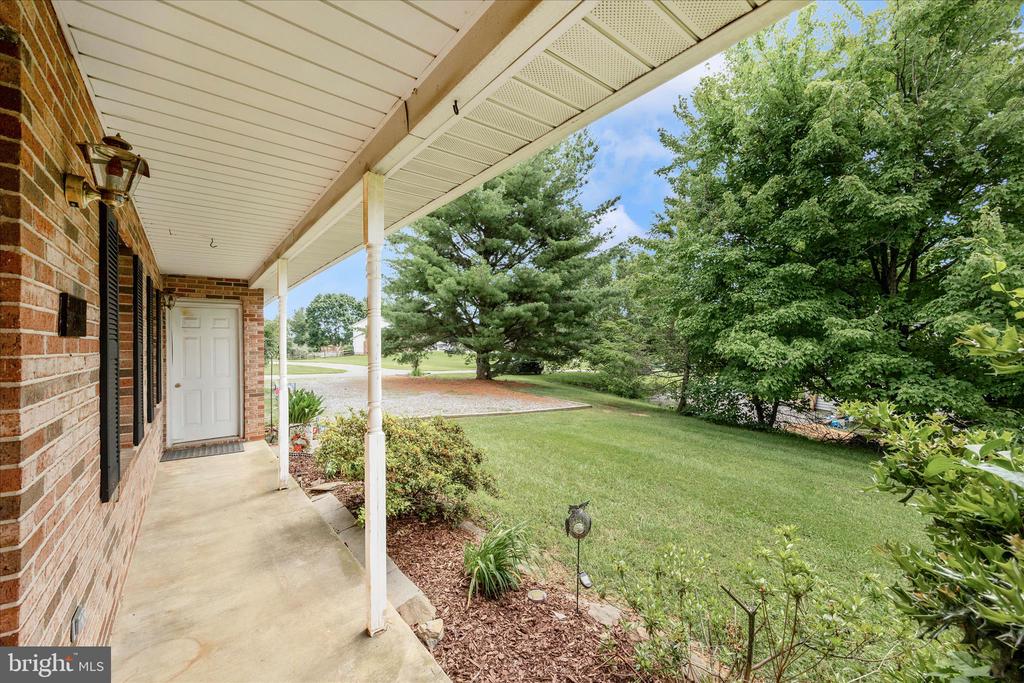6617 CHRISTY ACRES COURT