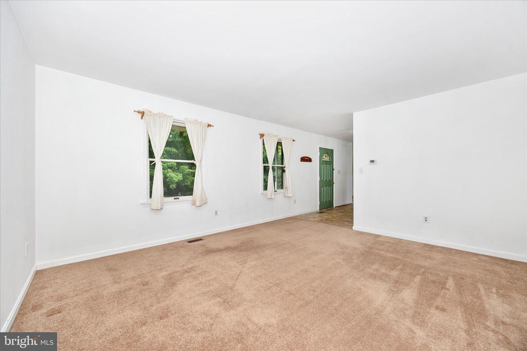 6617 CHRISTY ACRES COURT