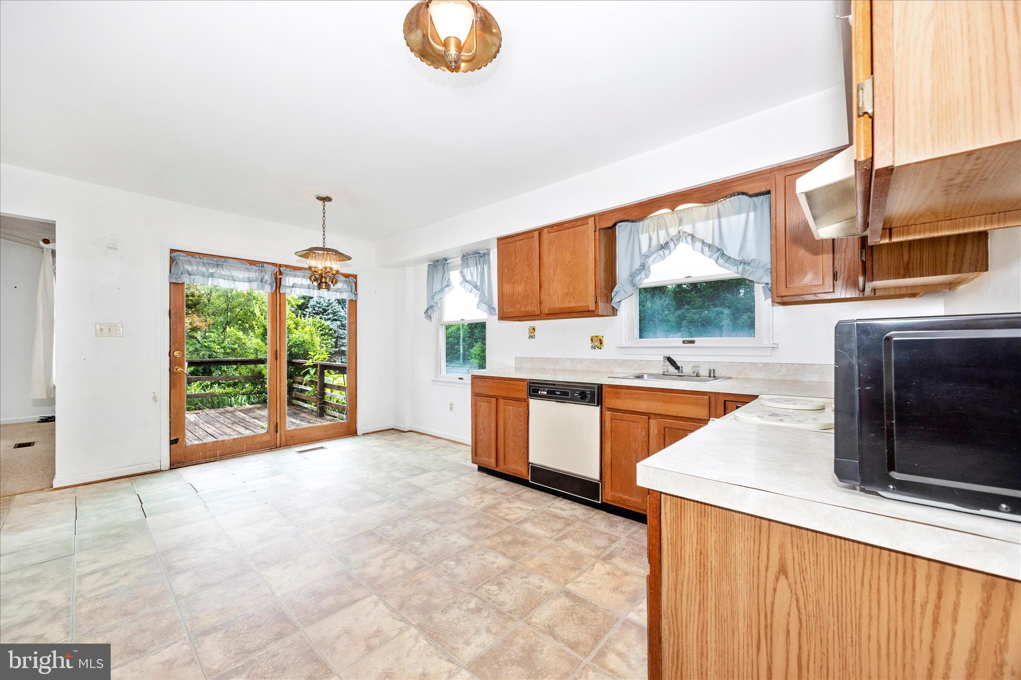 6617 CHRISTY ACRES COURT