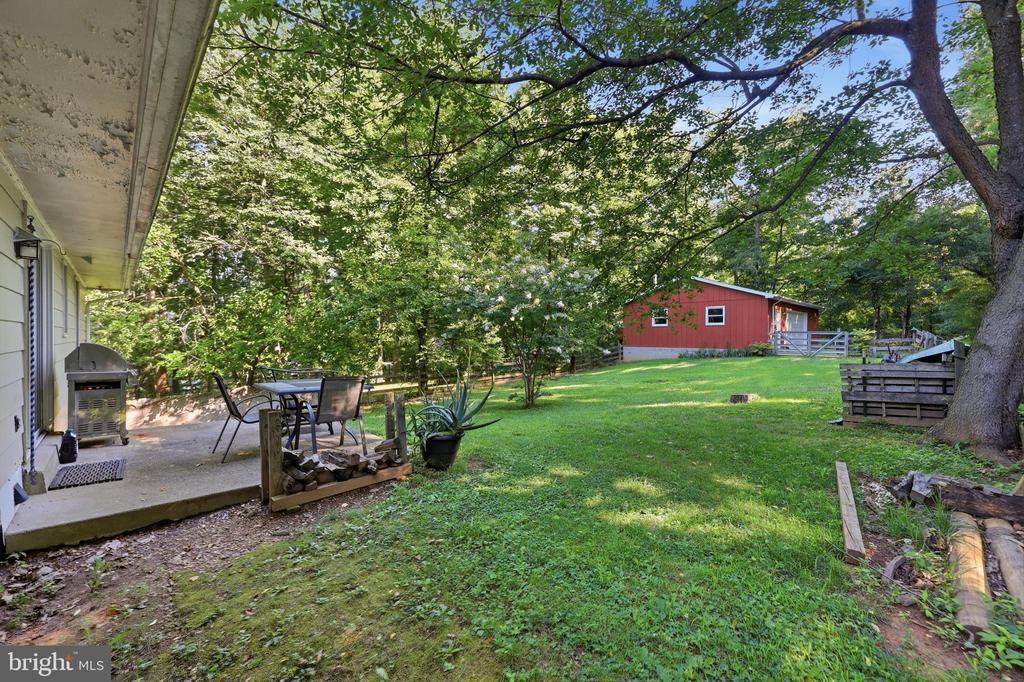 1812 W LIBERTY ROAD