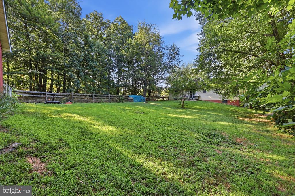 1812 W LIBERTY ROAD