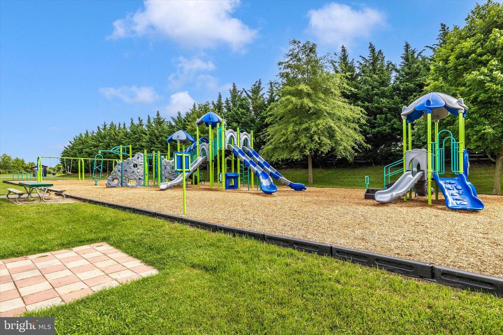 810 BRIDLEWREATH WAY