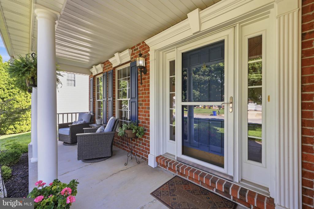 810 BRIDLEWREATH WAY