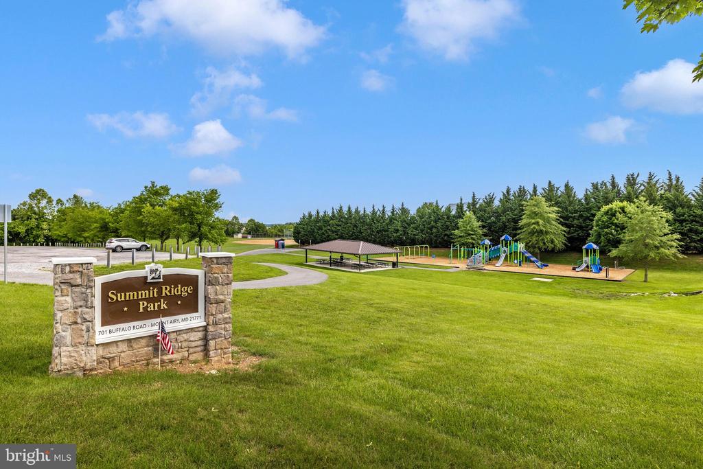 810 BRIDLEWREATH WAY