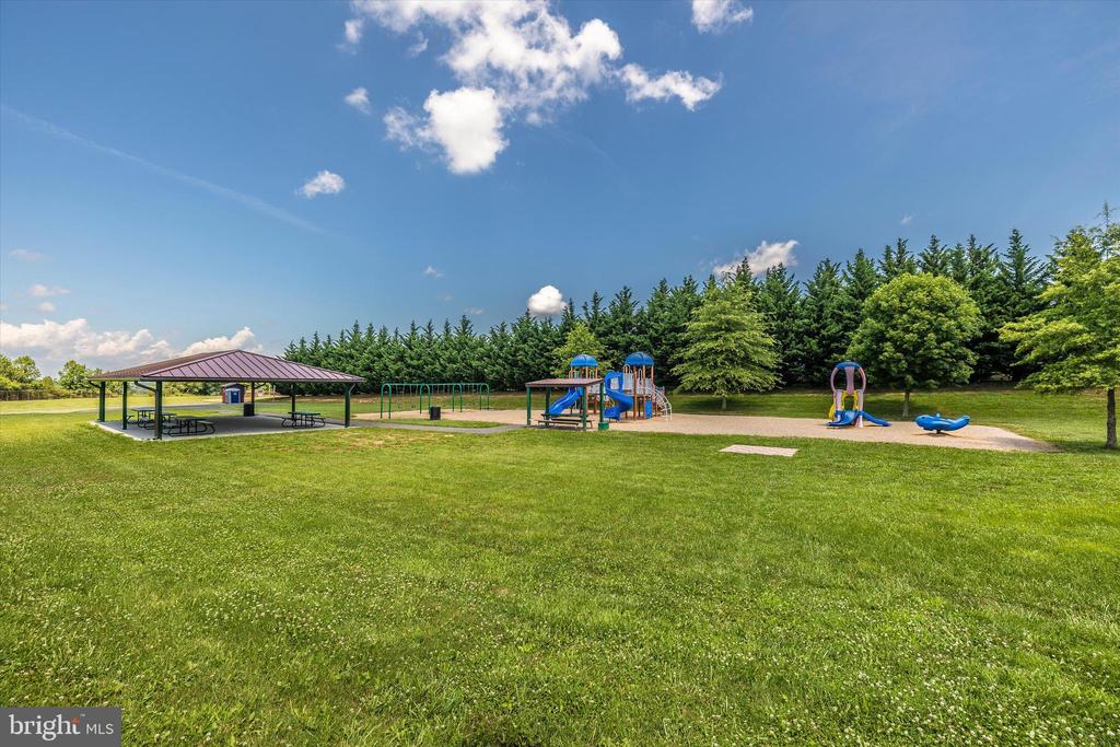 810 BRIDLEWREATH WAY