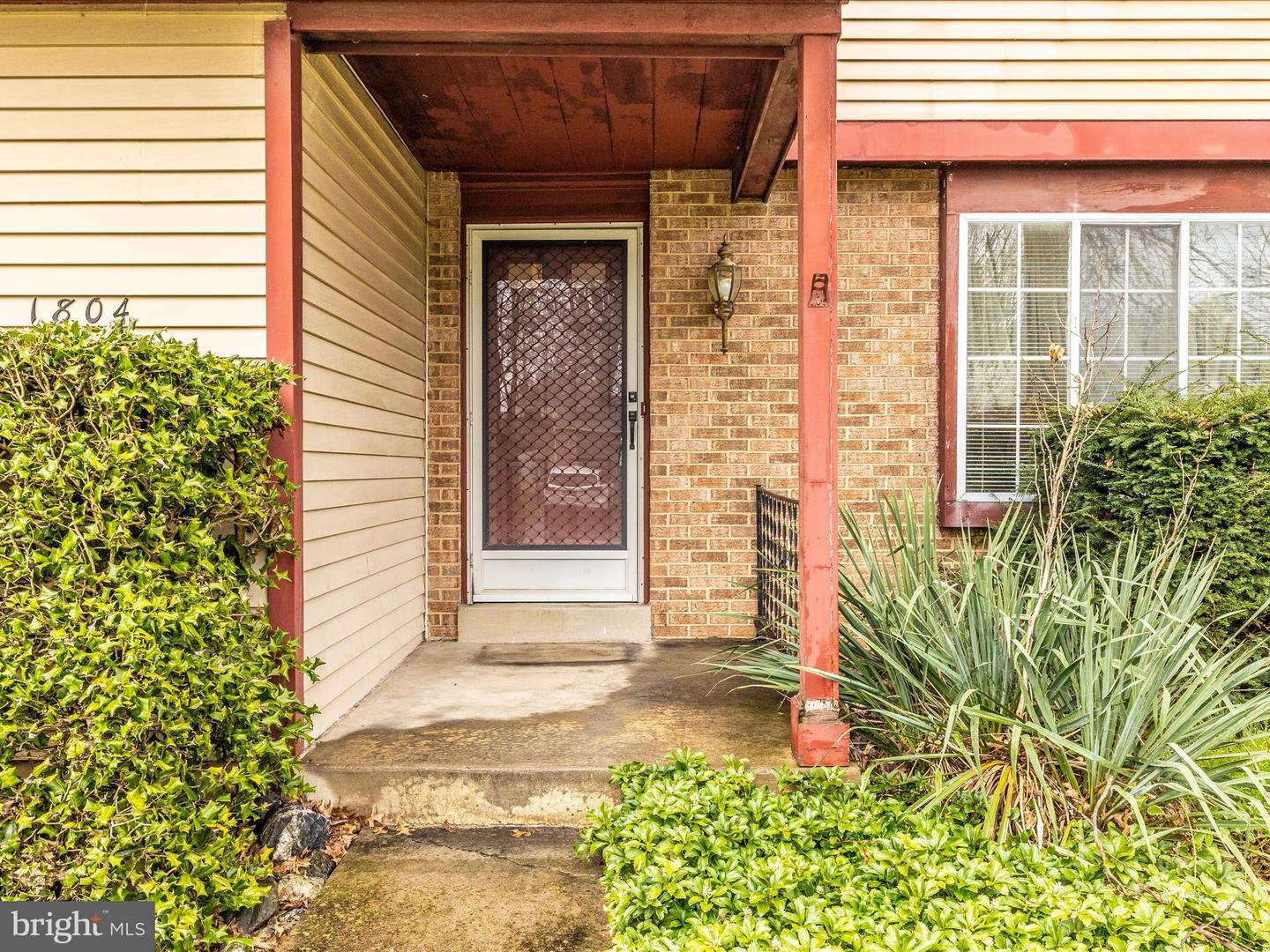 1804 RUSTIC HILL COURT