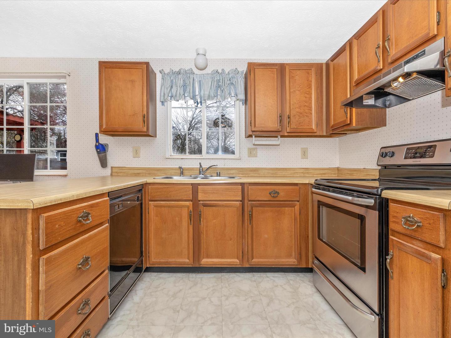 1804 RUSTIC HILL COURT