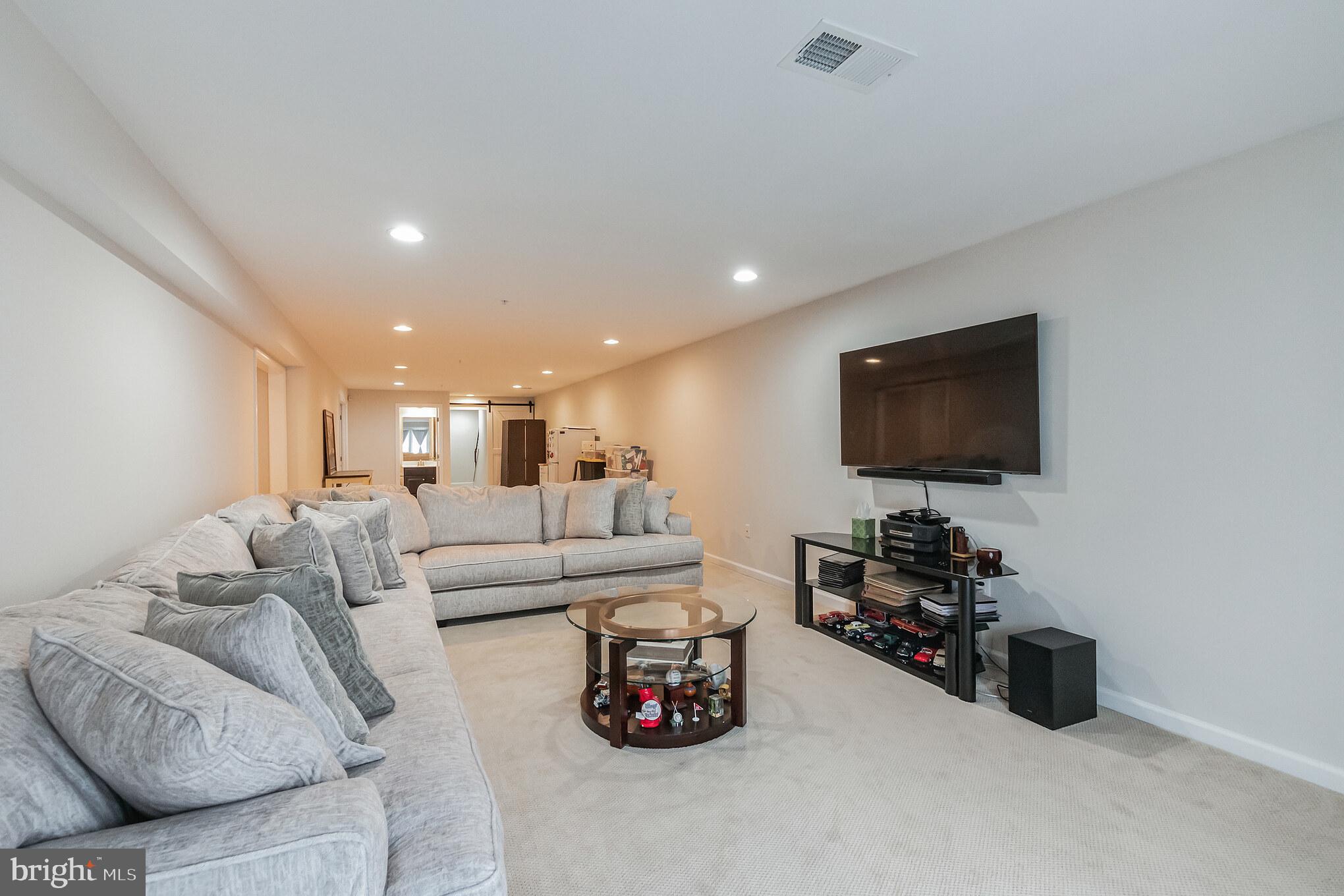 1312 Pennington Dr