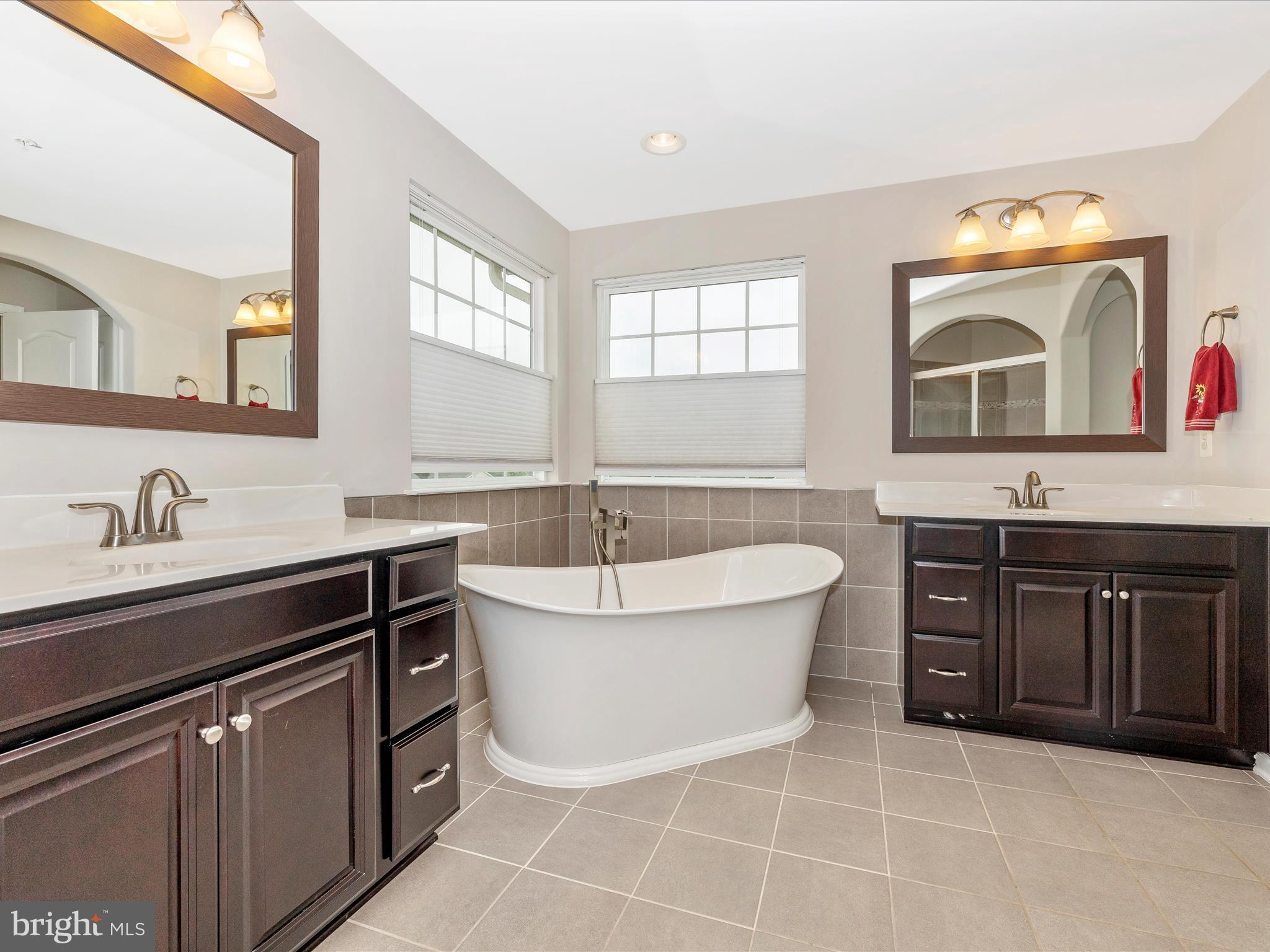 1001 BRIARFIELD COURT