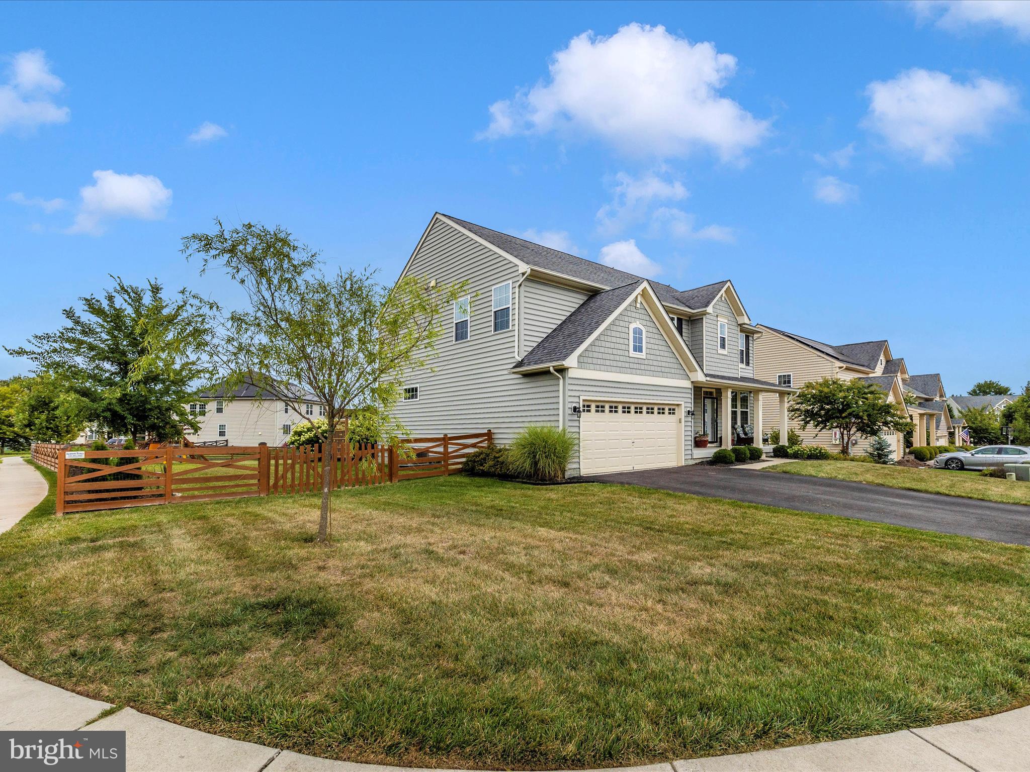 1001 BRIARFIELD COURT