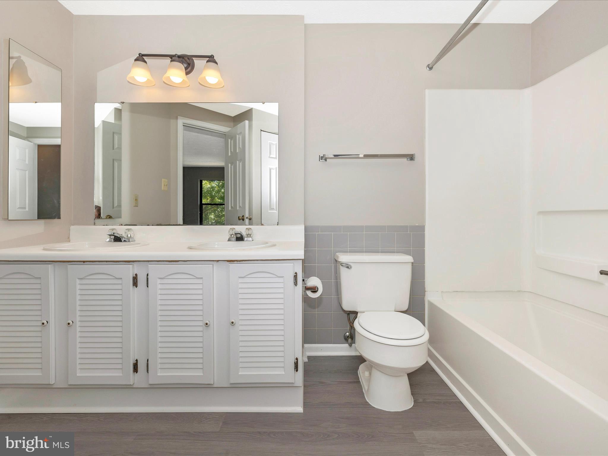 809 STRATFORD WAY Unit: 1400J