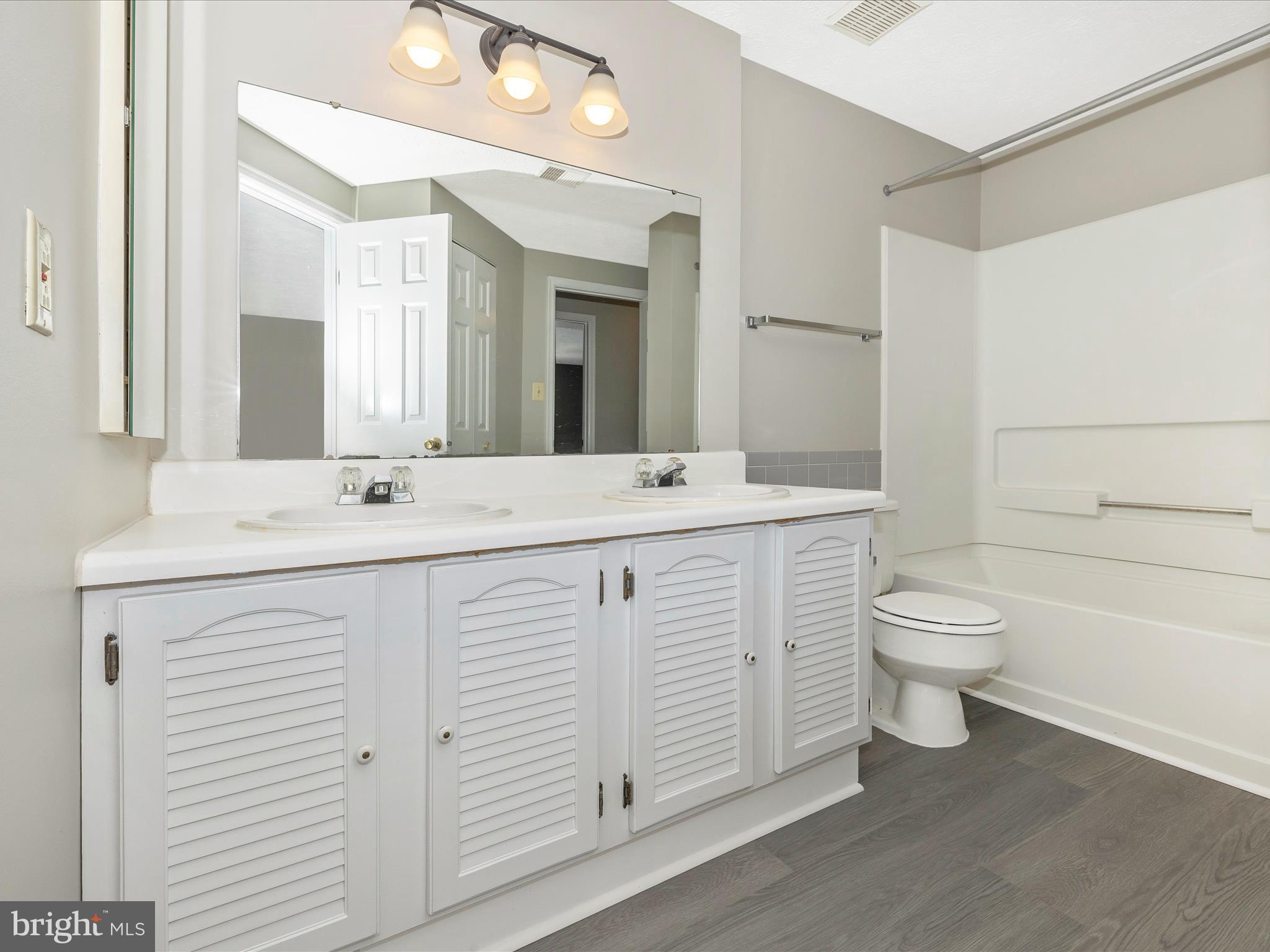 809 STRATFORD WAY Unit: 1400J