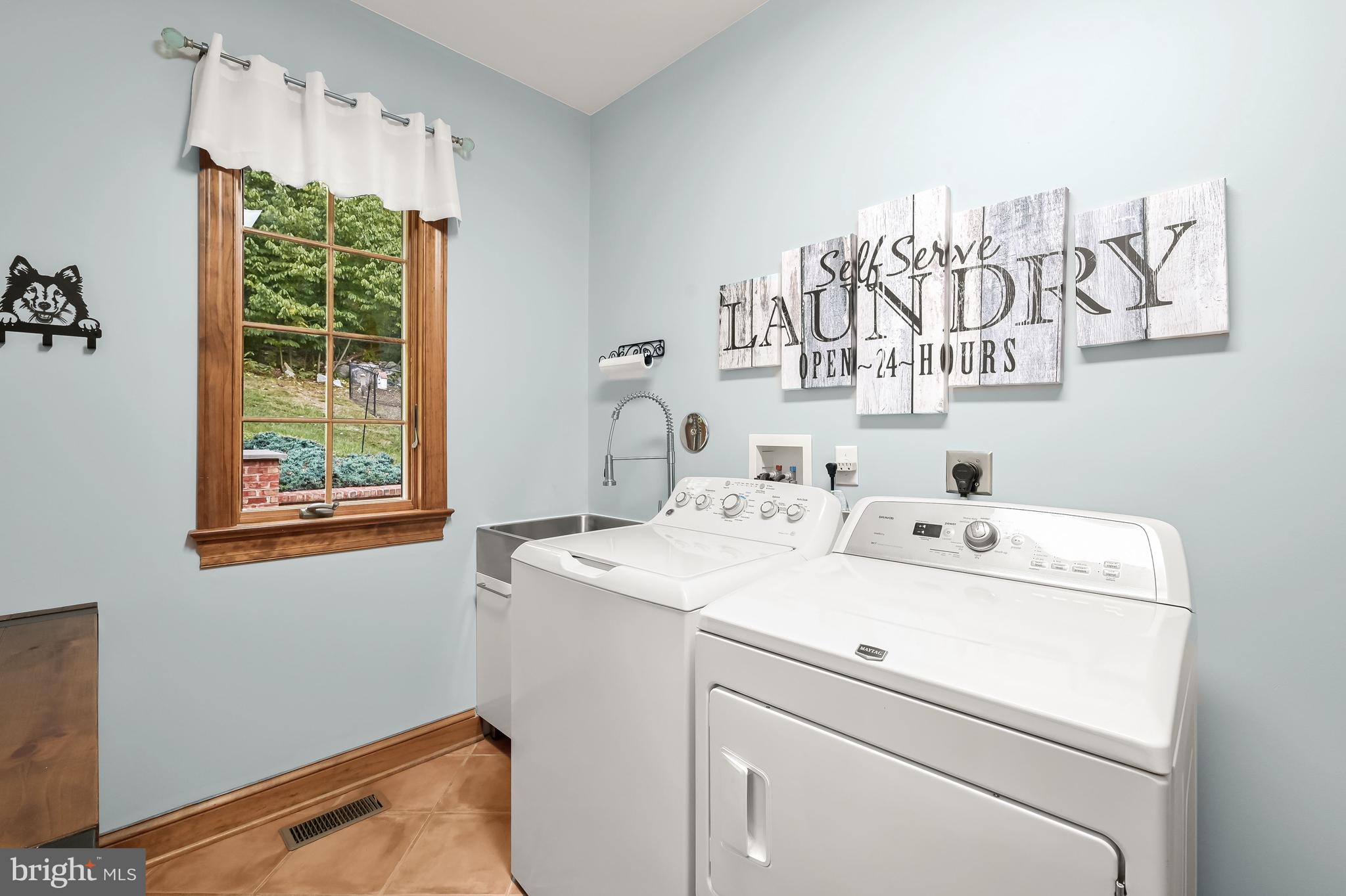 5245 Shookstown ROAD