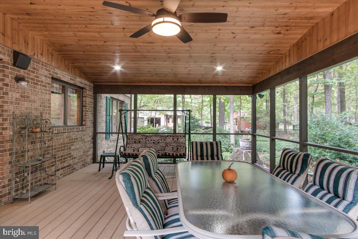 5507 Corral LANE