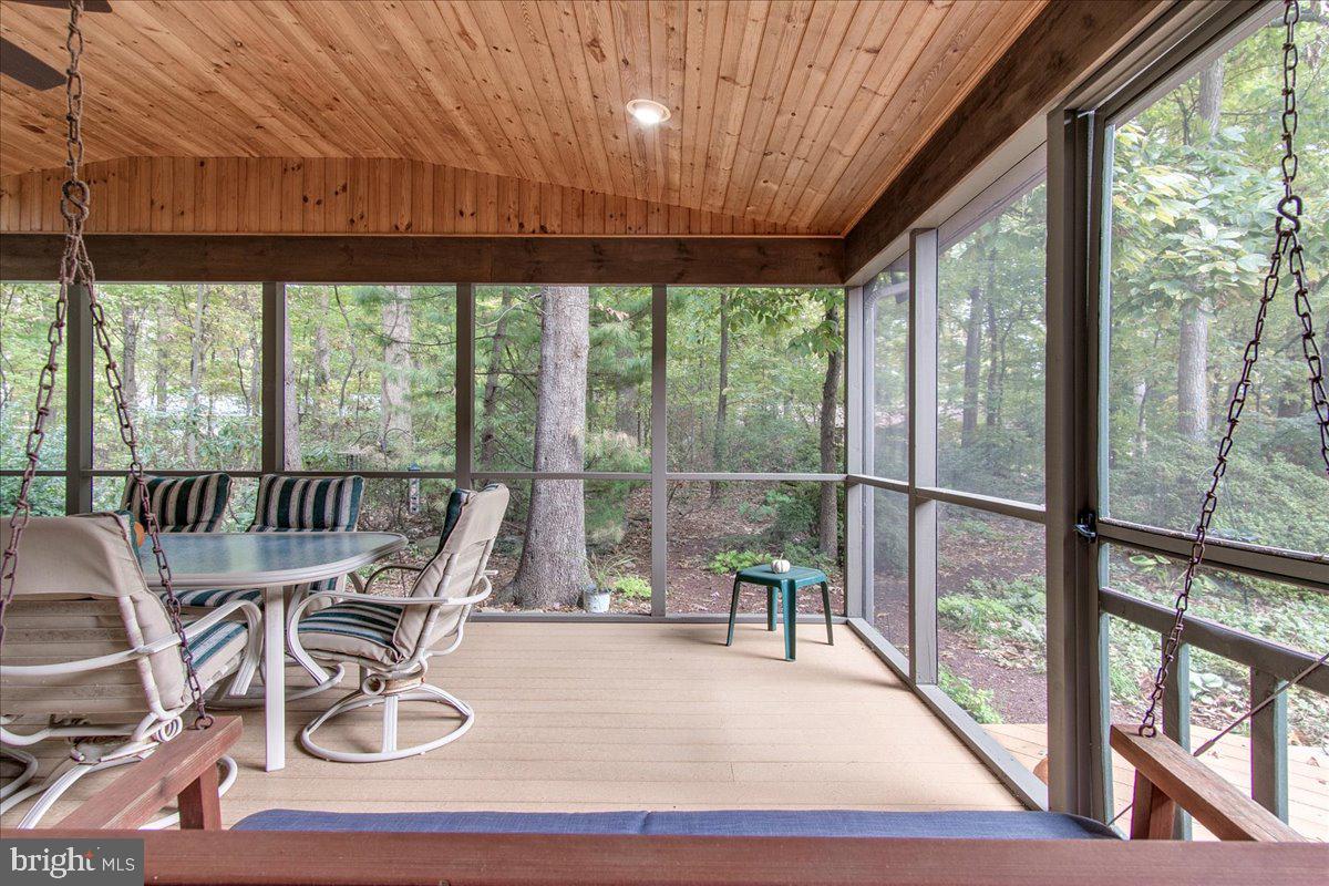 5507 Corral LANE