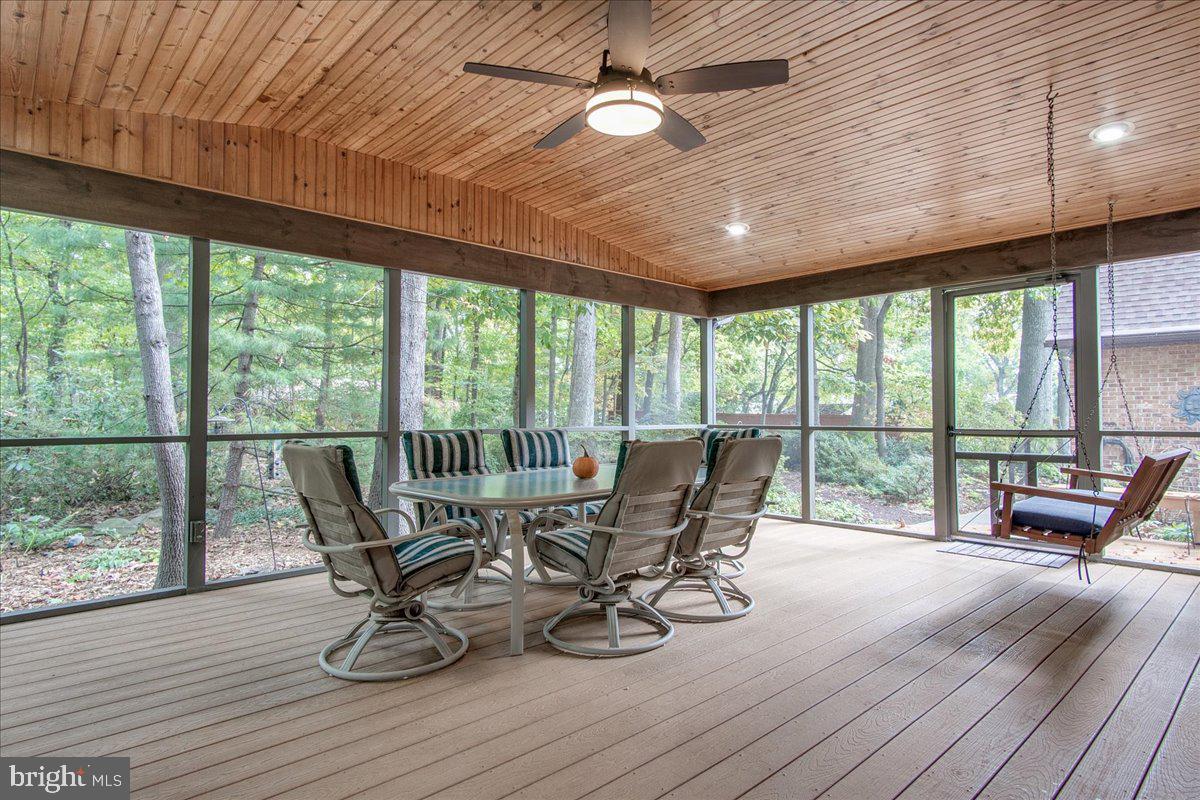 5507 Corral LANE
