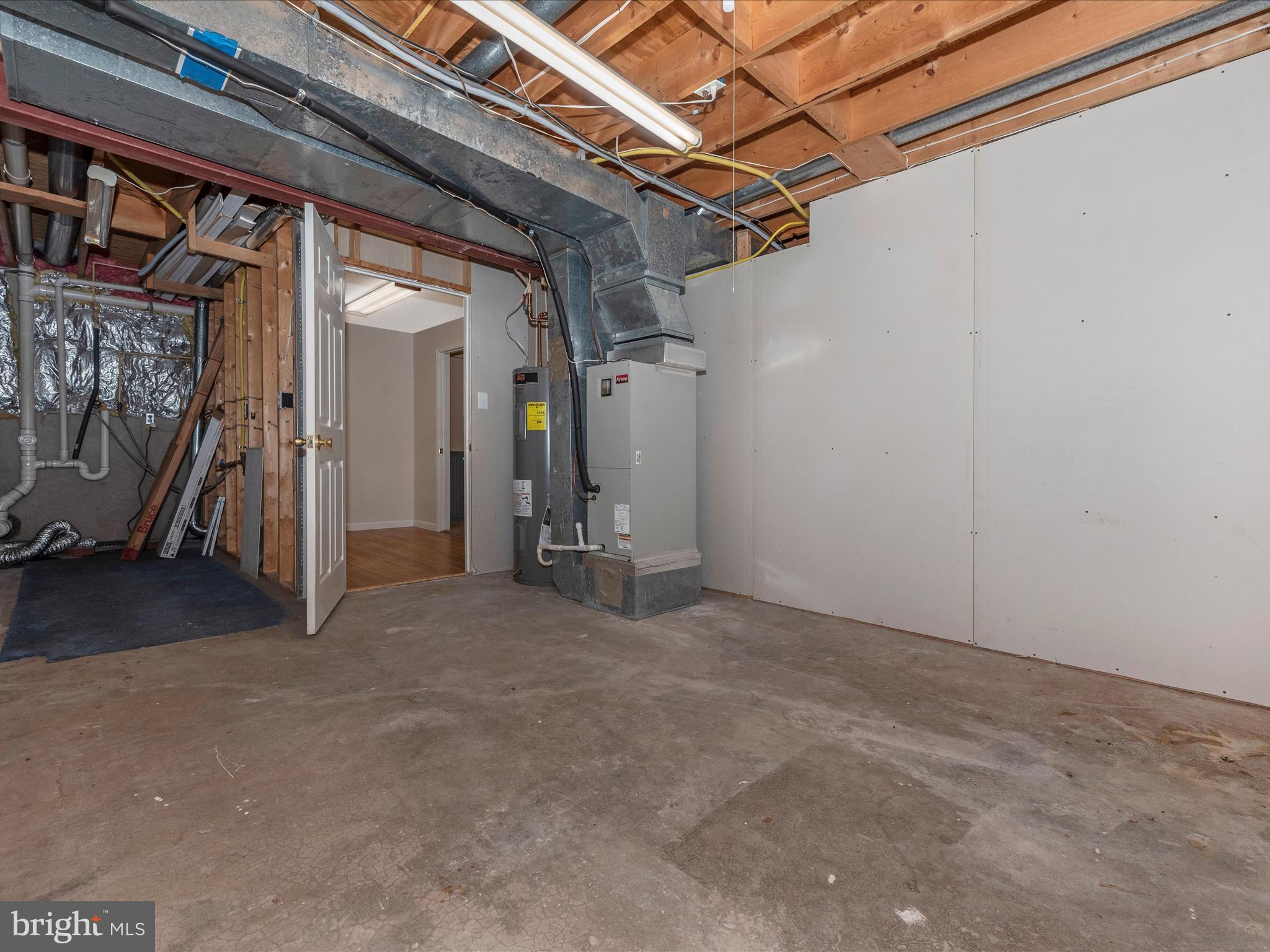 112 Victor DRIVE