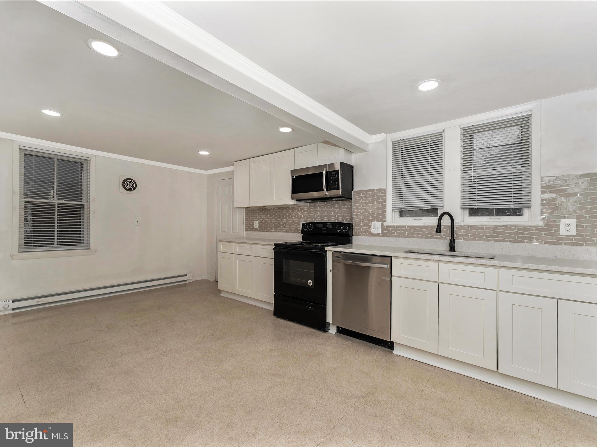 307 W Potomac STREET