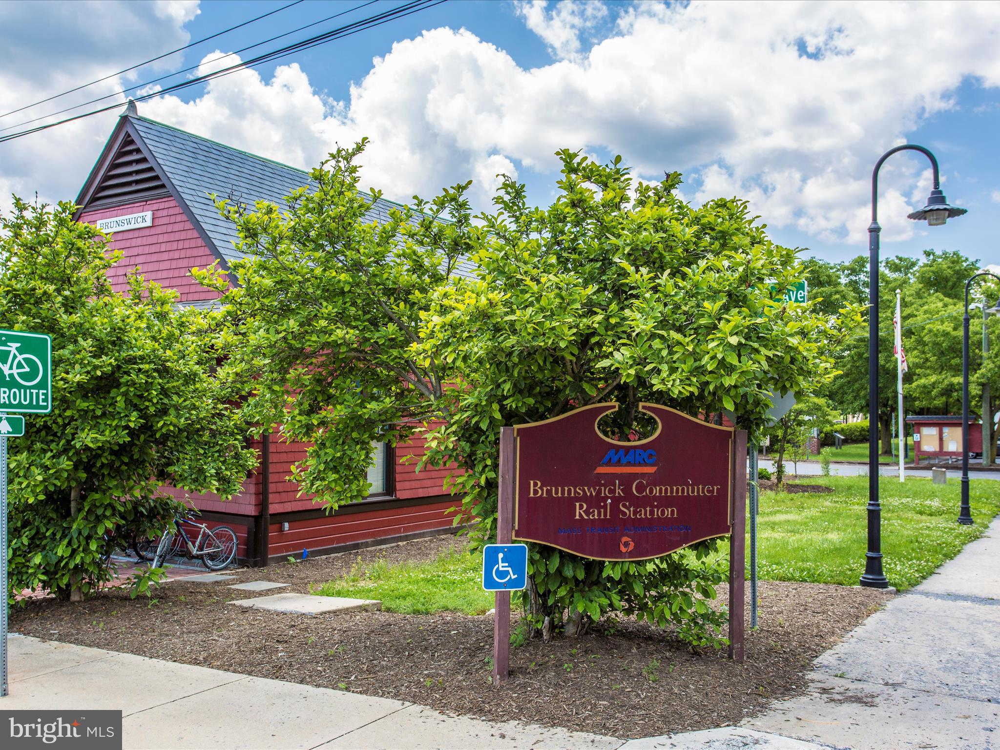 307 W Potomac STREET