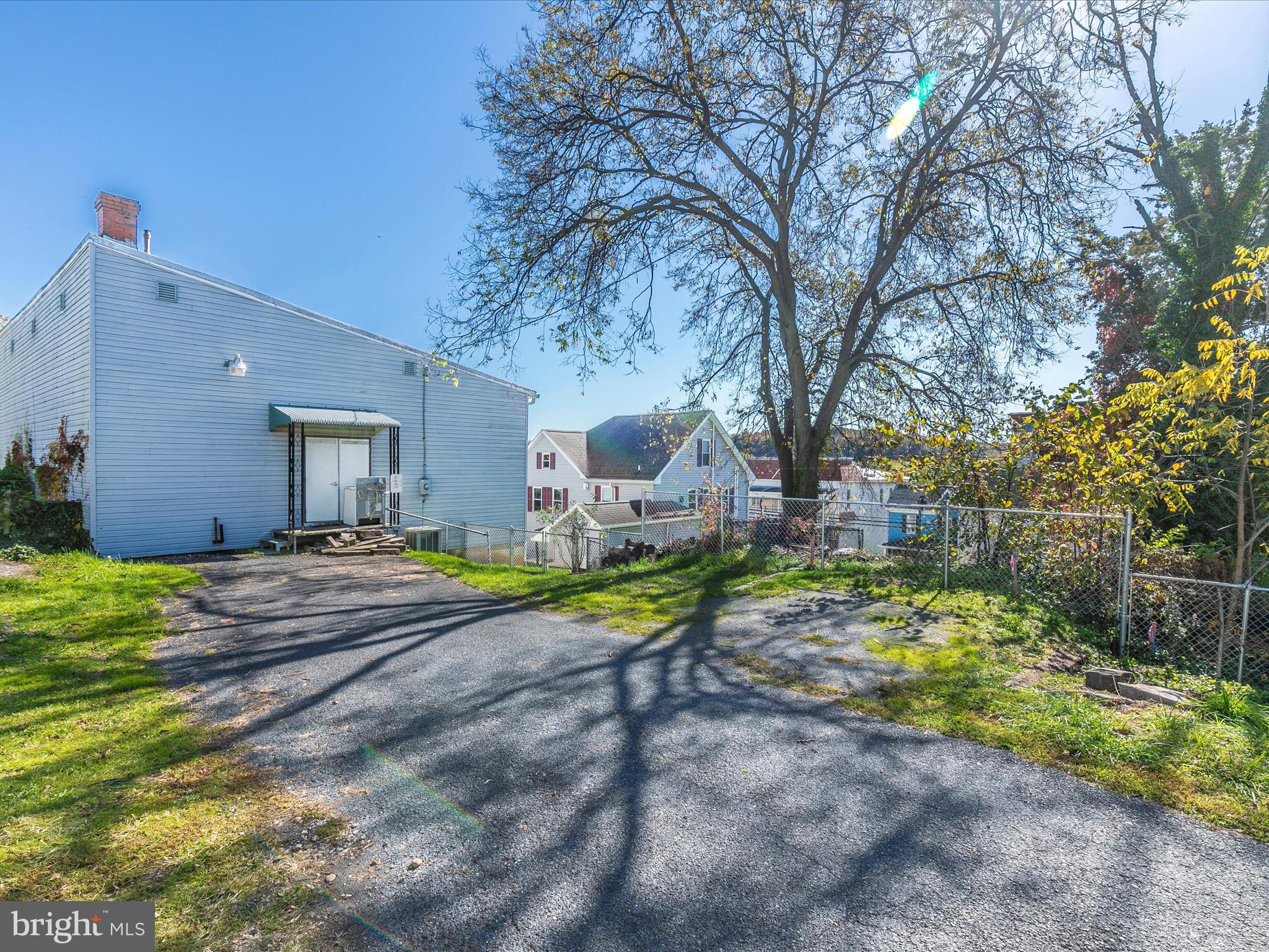 307 W Potomac STREET