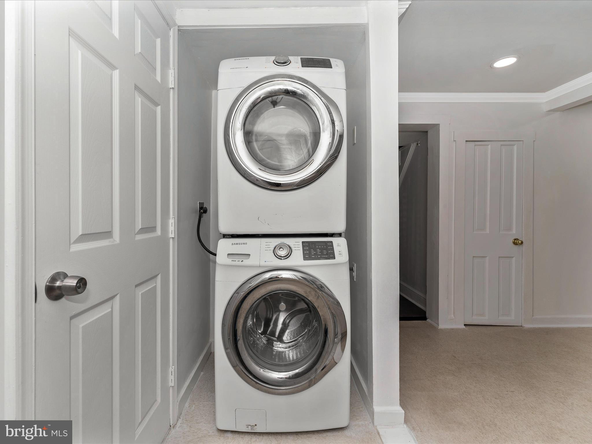 307 W Potomac STREET