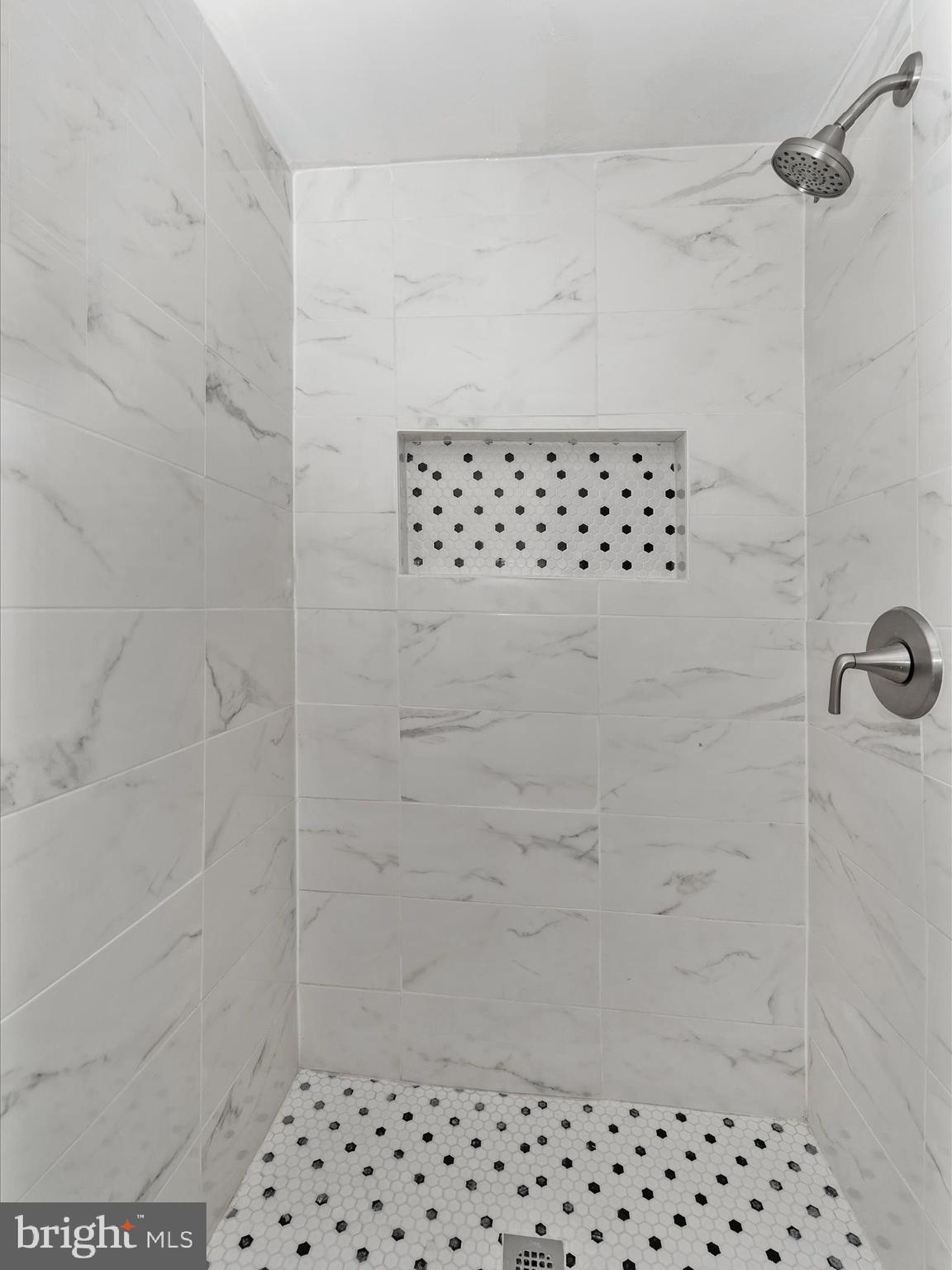 307 W Potomac STREET