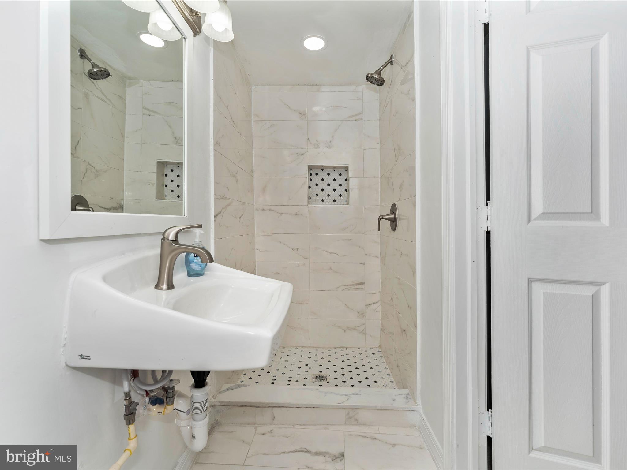 307 W Potomac STREET