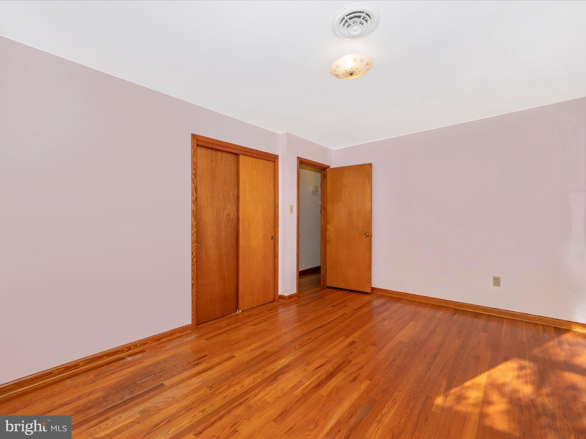 1 Locust BOULEVARD