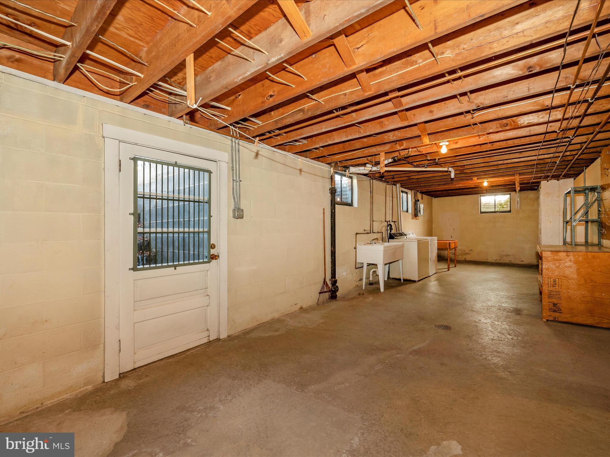 1 Locust BOULEVARD