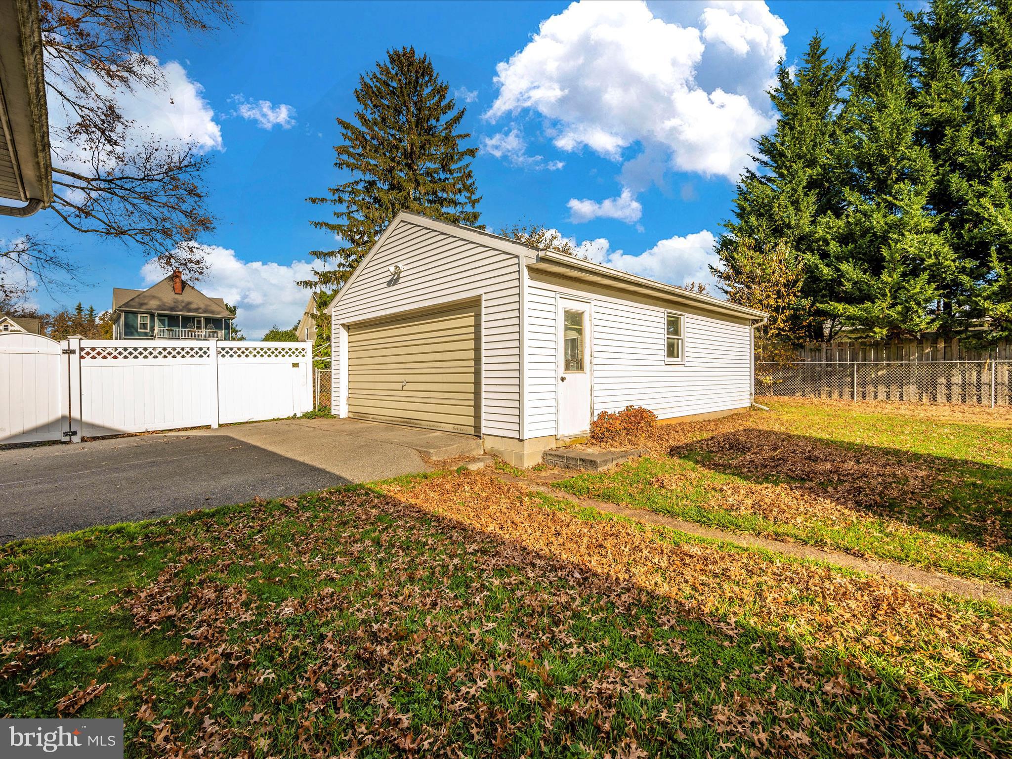 1 Locust BOULEVARD
