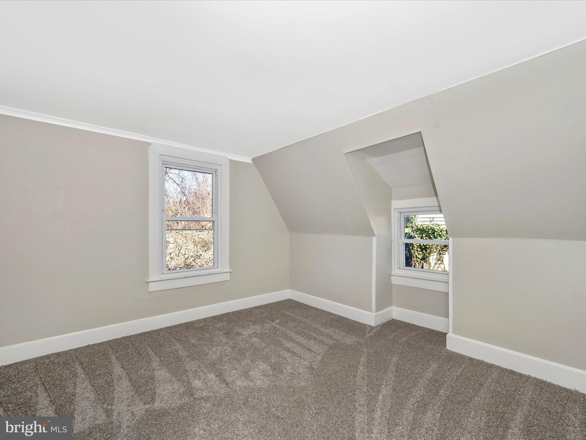 203 N Dayton Ave N
