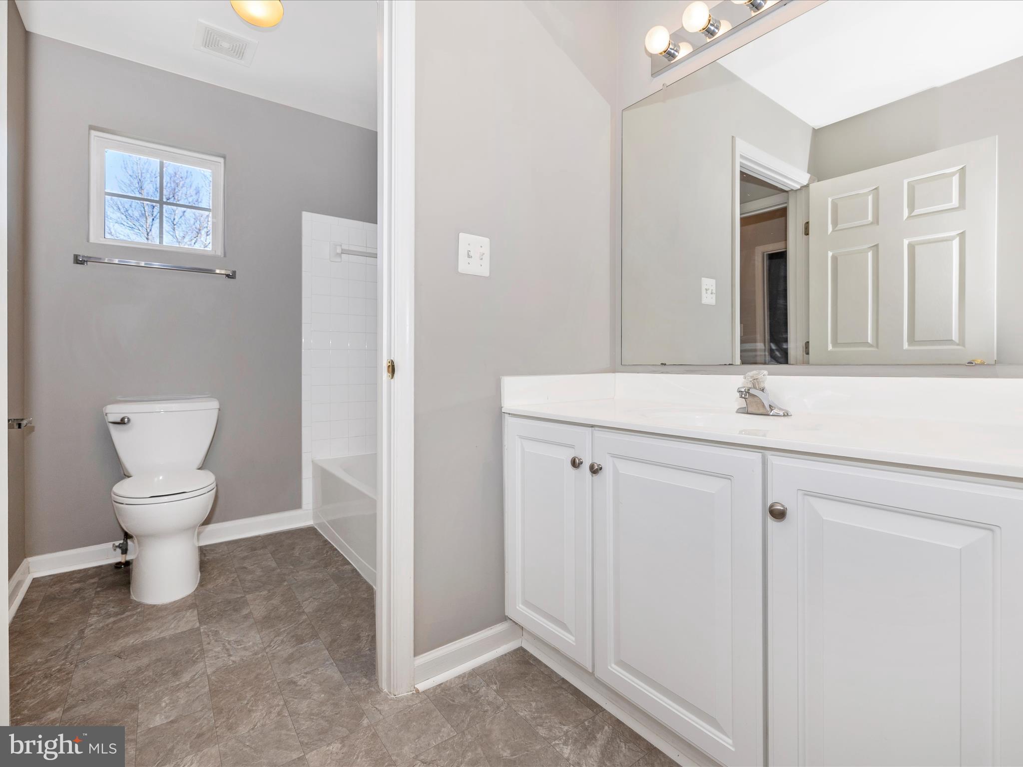 4090 Carrick Ct