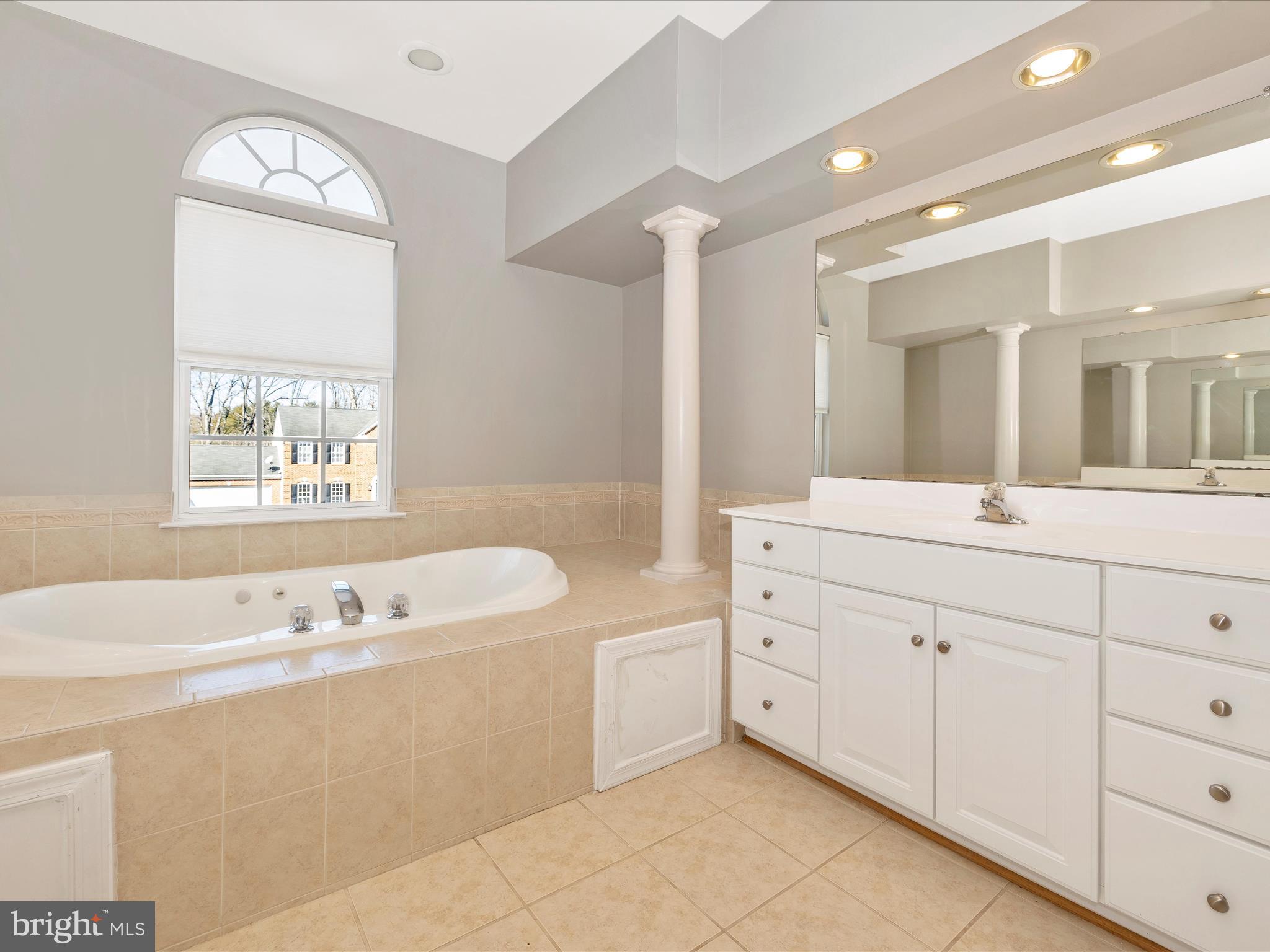 4090 Carrick Ct