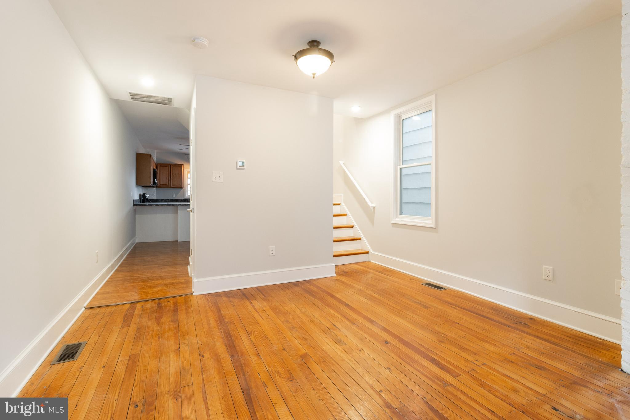 27 E 5th St