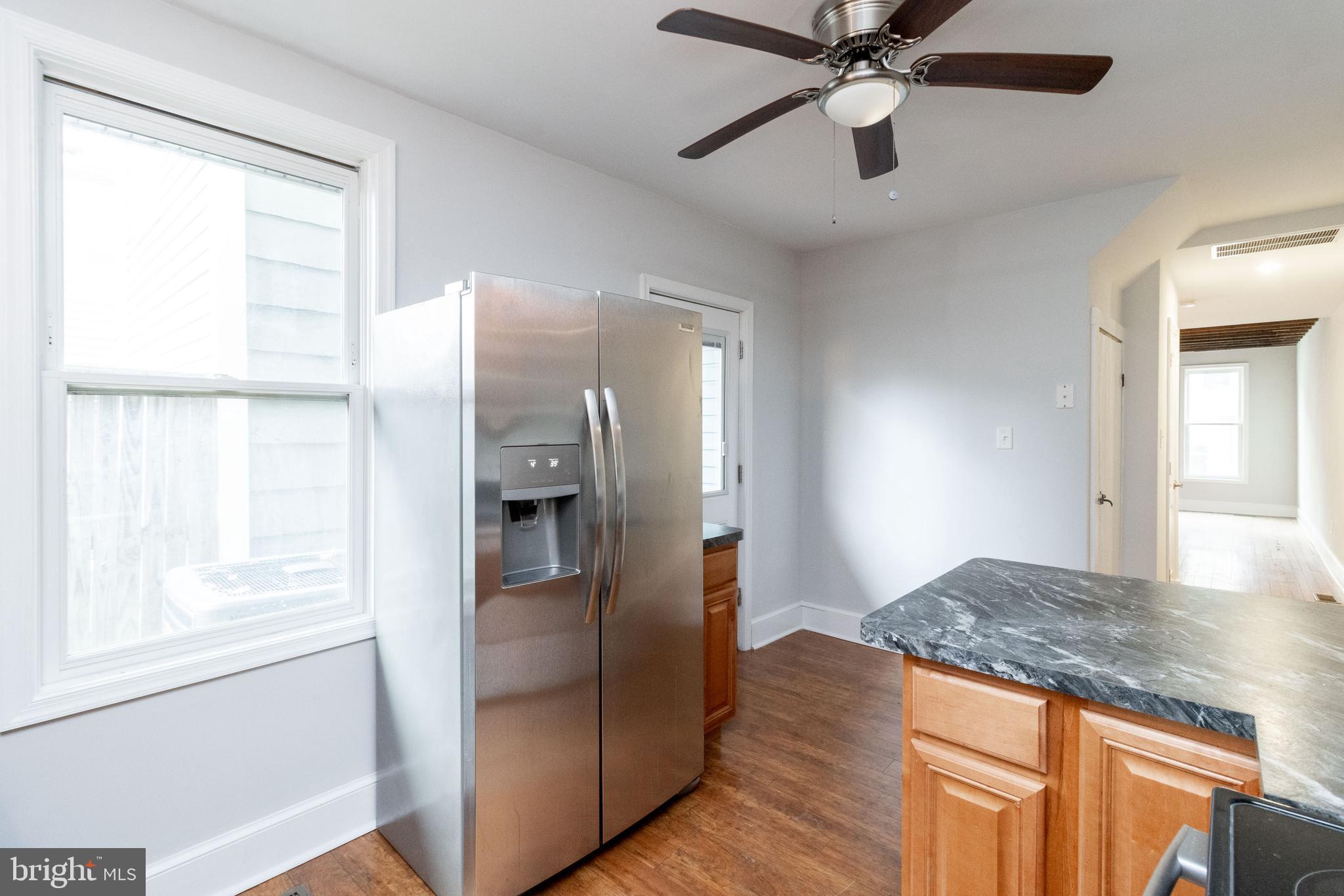 27 E 5th St