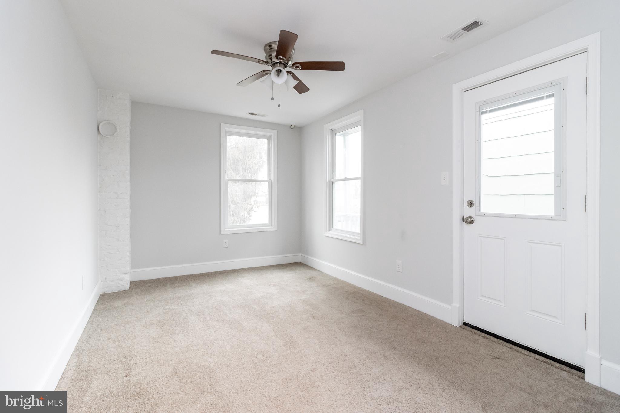 27 E 5th St