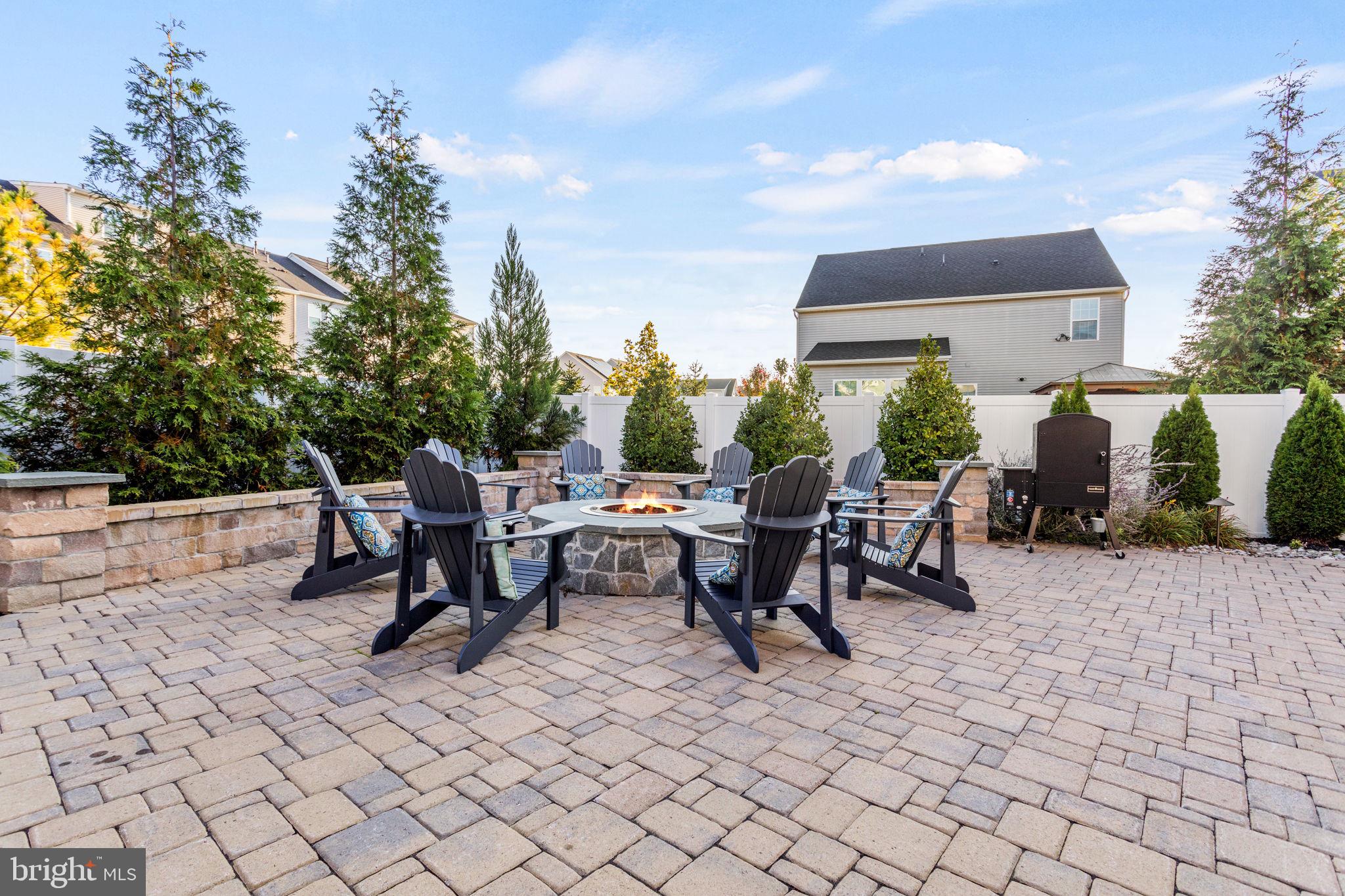 5261 Blackgum Dr